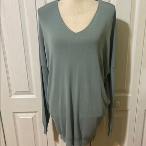 Sweet Lovely by Jen V-Neck Long Sleeve oversized top S/M